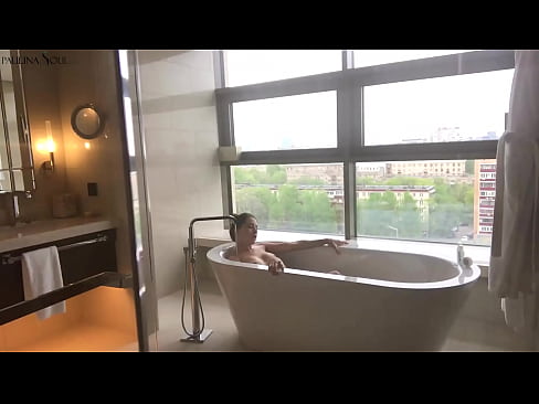 ❤️ Tremenda pupa che si masturba appassionatamente la figa in bagno Pornoal it.verhentai.ru ❤️