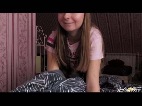 ❤️ La bionda succhia profondamente la sua migliore amica e si fa sborrare in bocca Pornoal it.verhentai.ru ❤️