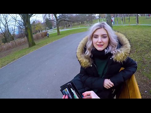 ❤️ Ingoia la sborra calda di uno sconosciuto per soldi - pompino nel parco di Eva Elfie Pornoal it.verhentai.ru ❤️